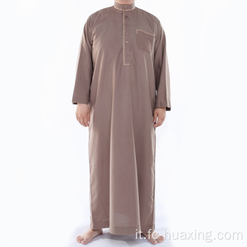 bellissimi uomini islamici musulmani che abbigliano ragazzi abaya